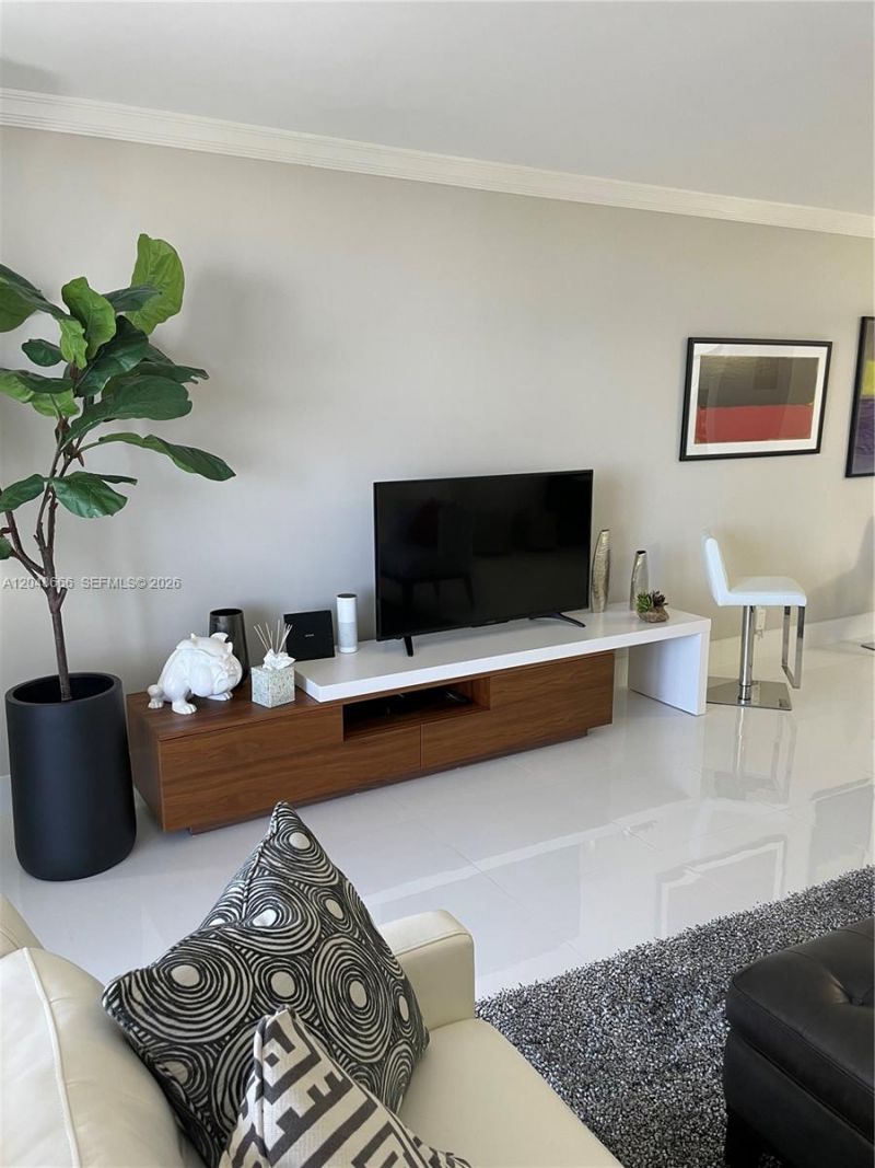 2500 Parkview Dr , Unit 1405, Hallandale Beach, FL 33009 Photo