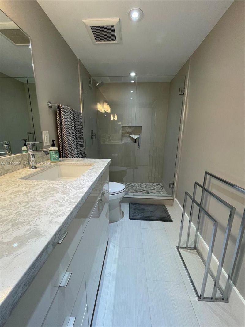2500 Parkview Dr , Unit 1405, Hallandale Beach, FL 33009 Photo