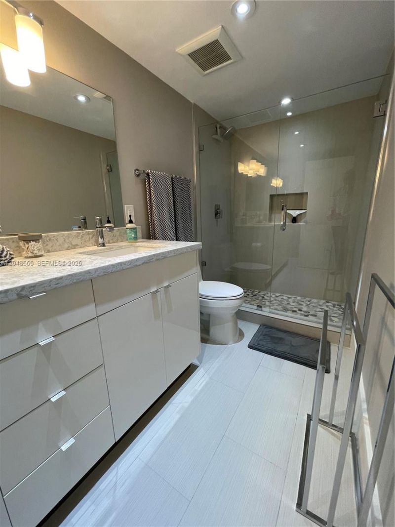 2500 Parkview Dr , Unit 1405, Hallandale Beach, FL 33009 Photo