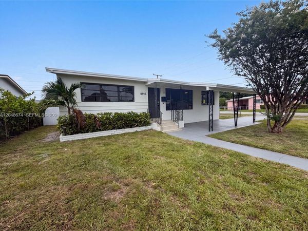 8340 NW 22nd Pl , Miami, FL 33147