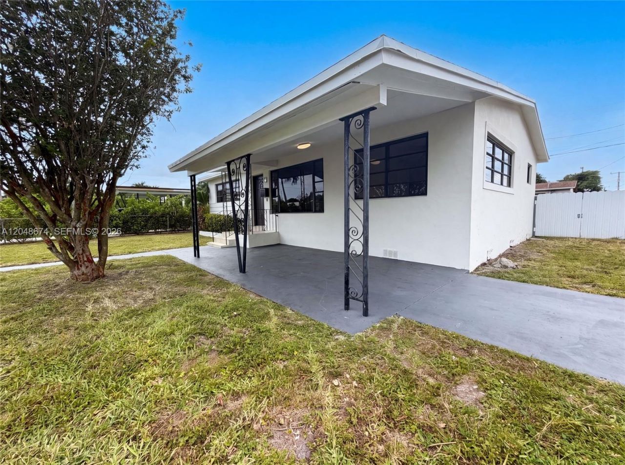 8340 NW 22nd Pl , Miami, FL 33147 Photo