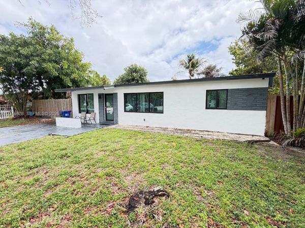 3360 NE 12th Ter , Pompano Beach, FL 33064