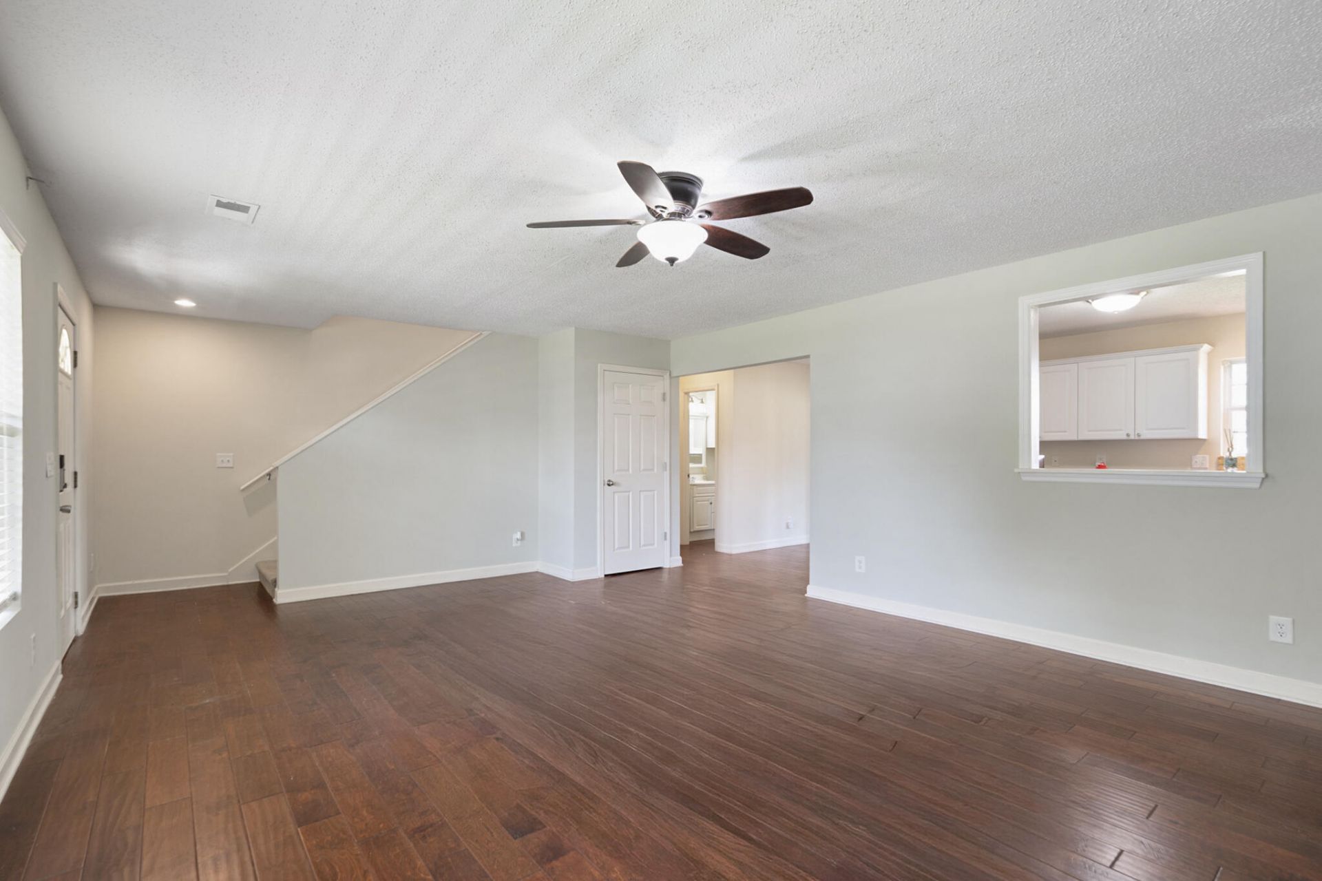 305 Northam Court Photo 14
