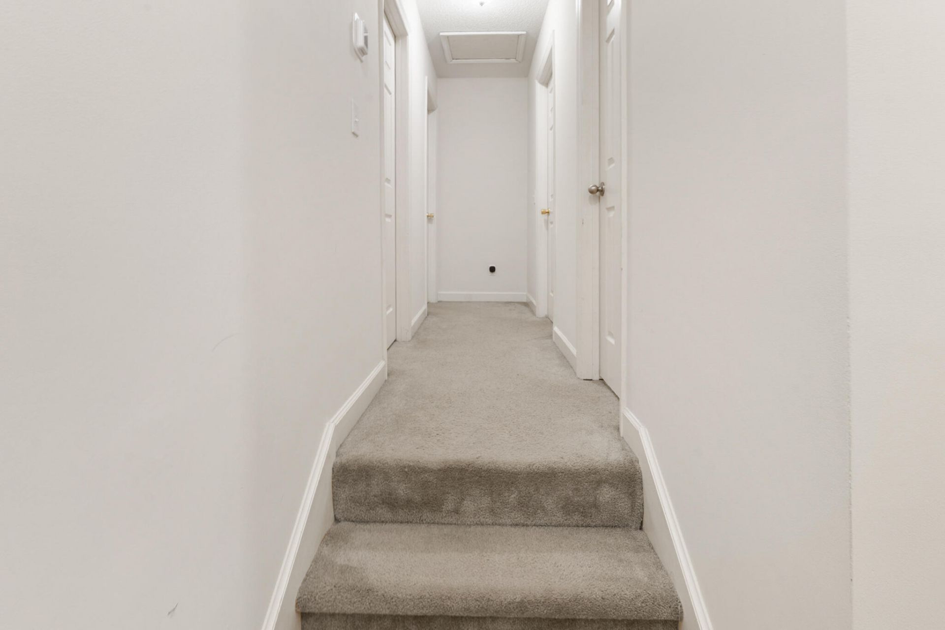 305 Northam Court Photo 17