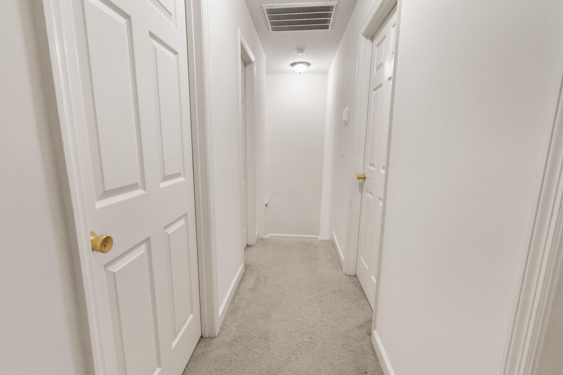 305 Northam Court Photo 18