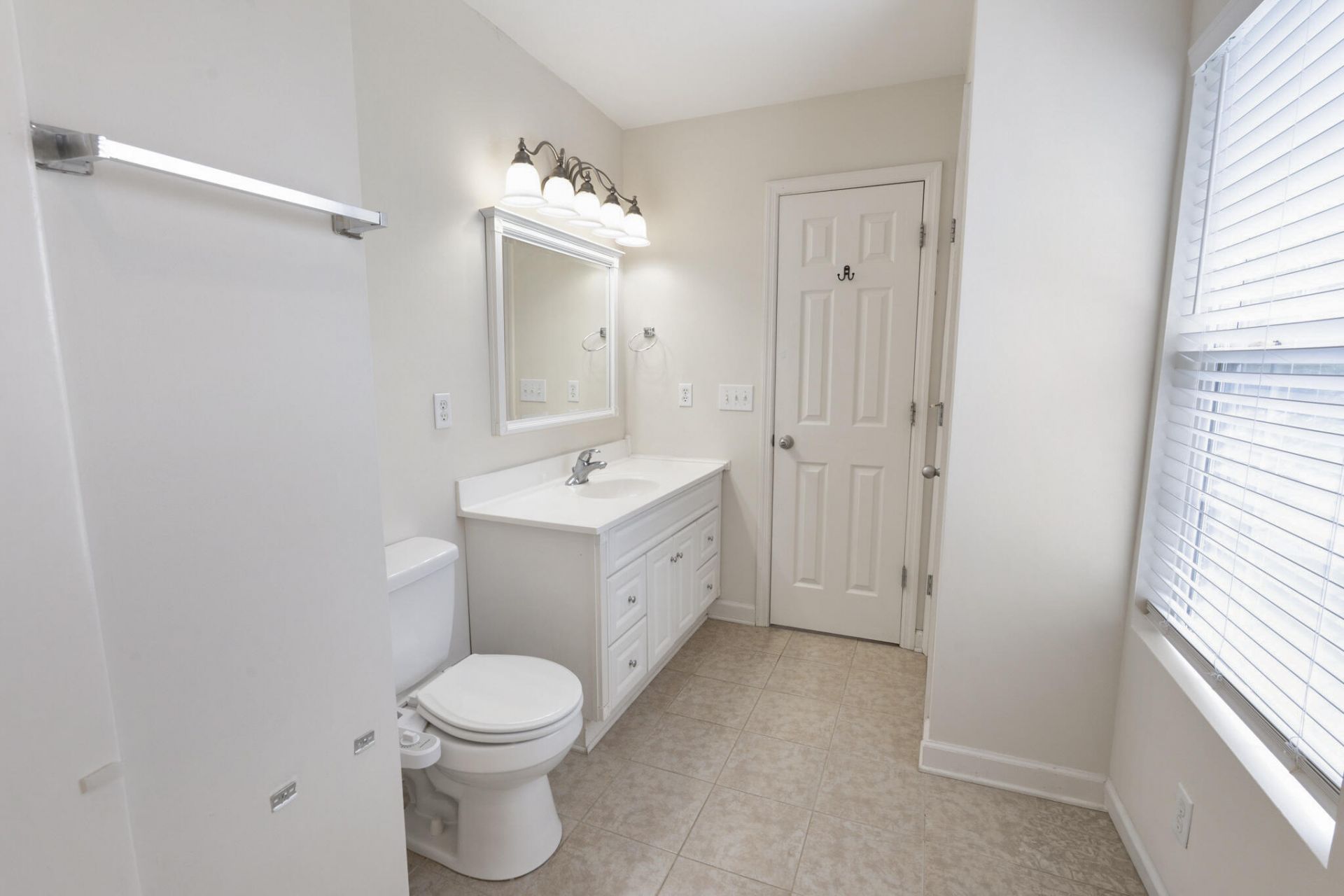 305 Northam Court Photo 22