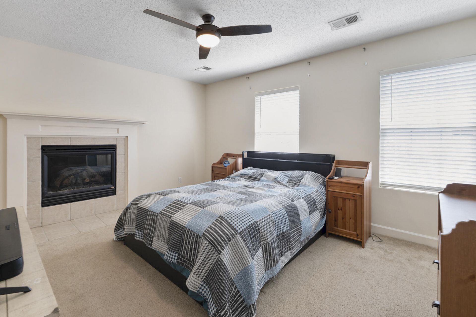 305 Northam Court Photo 26