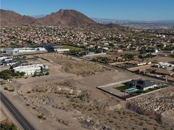 332 E Paradise Hills Drive , Henderson, NV 89002