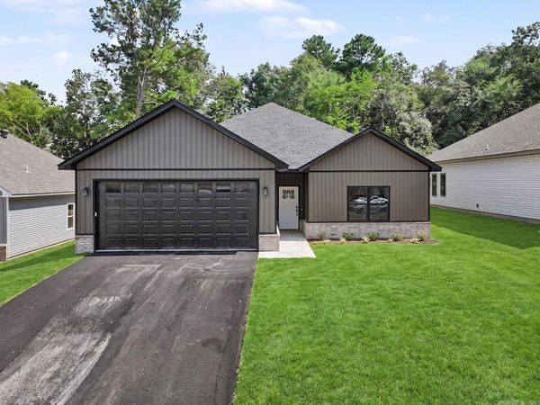 121 Glock Lane, Hot Springs, AR 71913