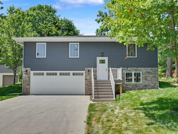 851 Ramona Street, Dubuque, IA 52003