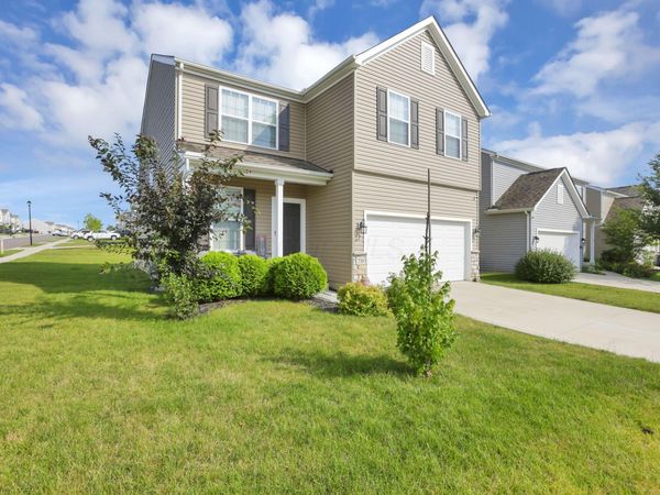 230 Salinger Drive , Lithopolis, OH 43136