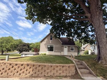 309 Pleasant Street NE, Preston, MN 55965