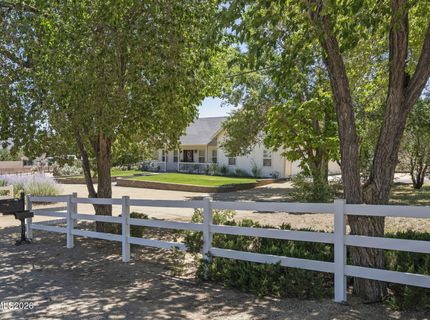 611 Rabe Way, Carson City, NV 89701 Photo