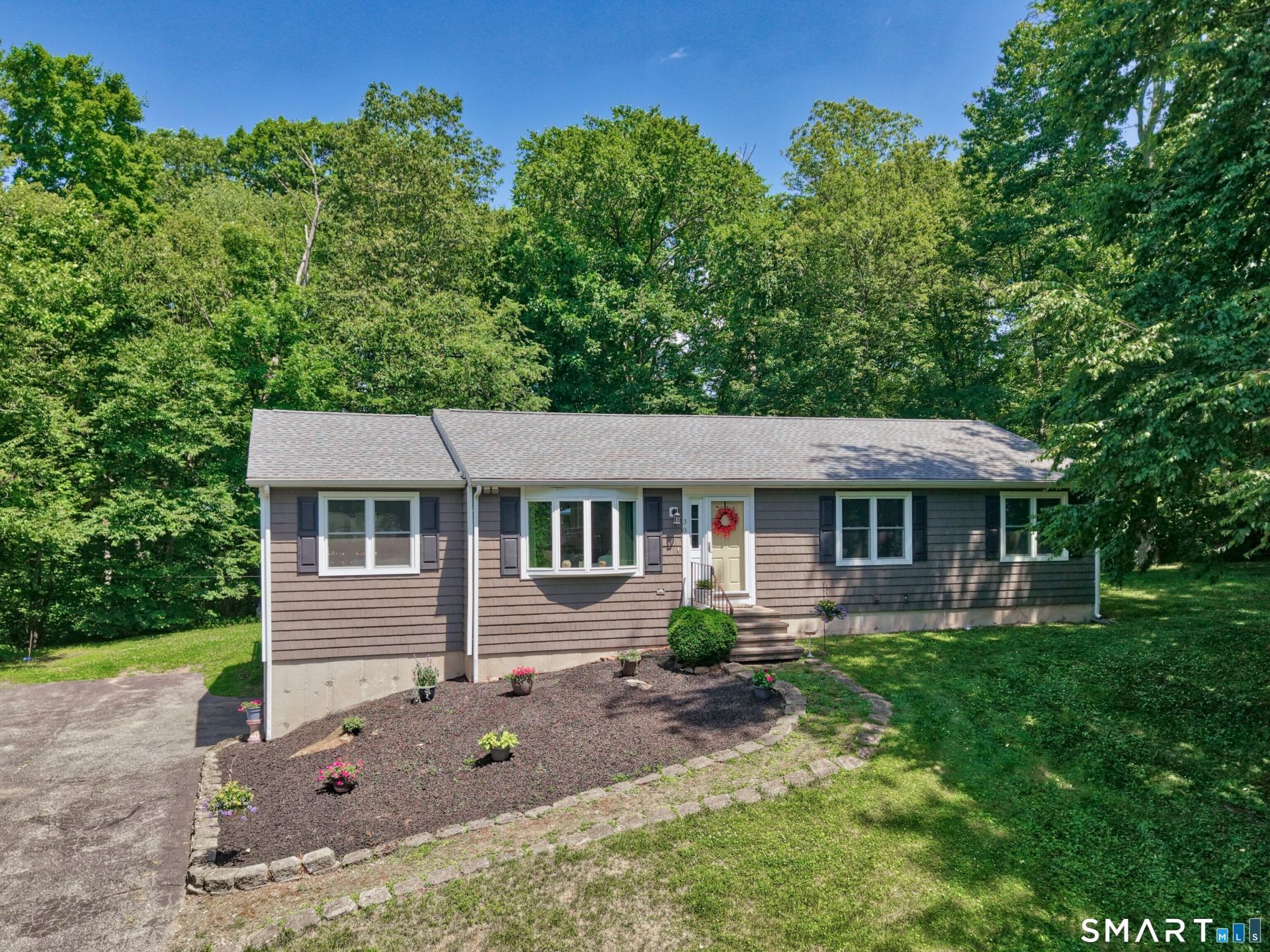 30 Midwood, Wolcott, CT 06716 Main Photo