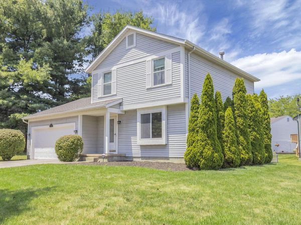 493 Meadows Boulevard , Pickerington, OH 43147
