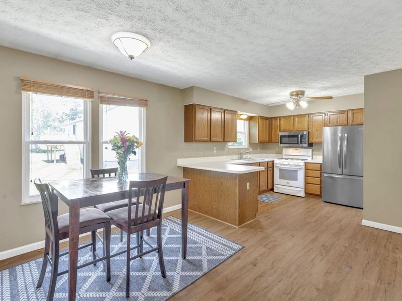 493 Meadows Boulevard, Pickerington, OH 43147 Photo 5
