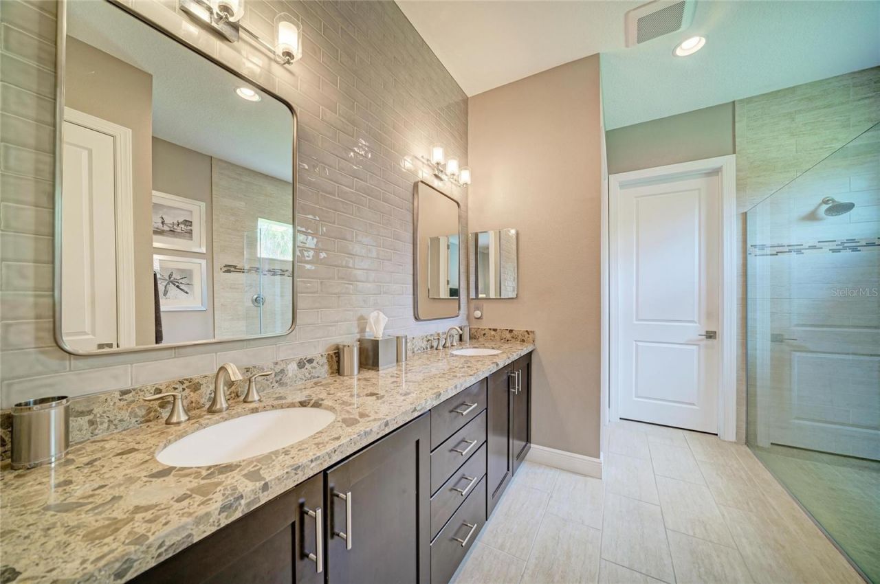 10121 Marbella Drive , Bradenton, FL 34211 Photo