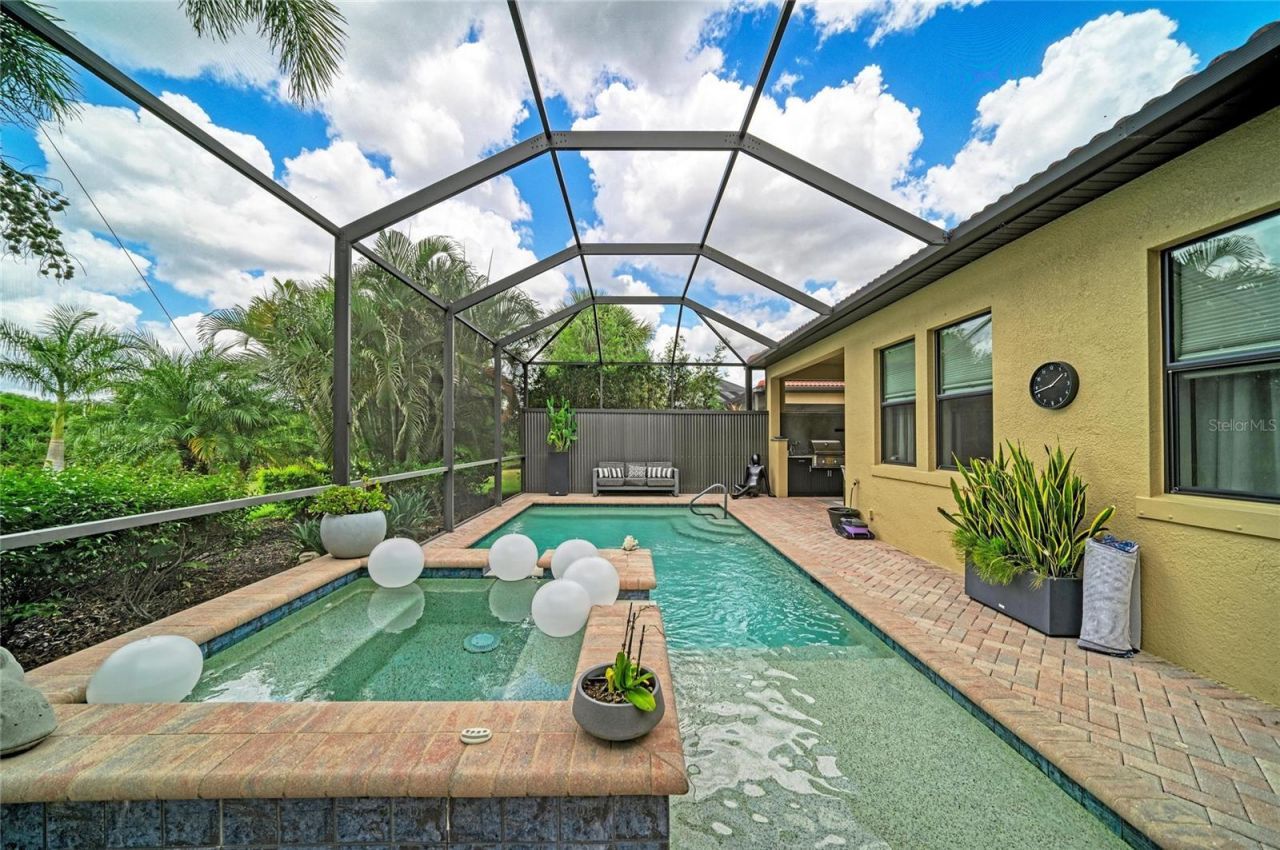 10121 Marbella Drive , Bradenton, FL 34211 Photo