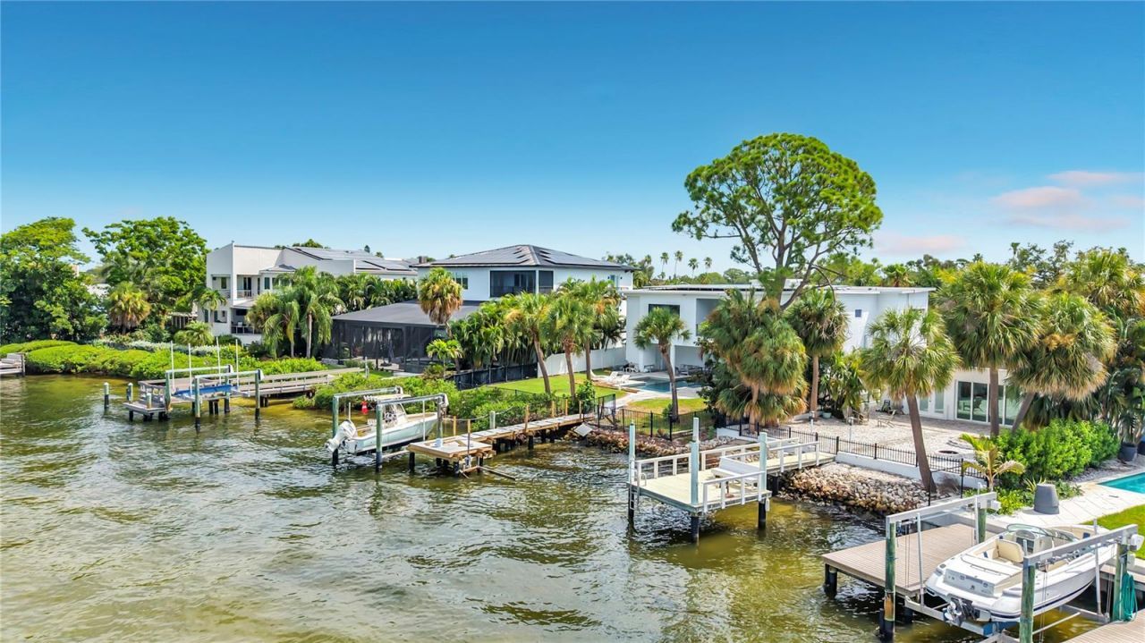 3800 Shore Acres Boulevard Ne, Saint Petersburg, FL 33703 Photo