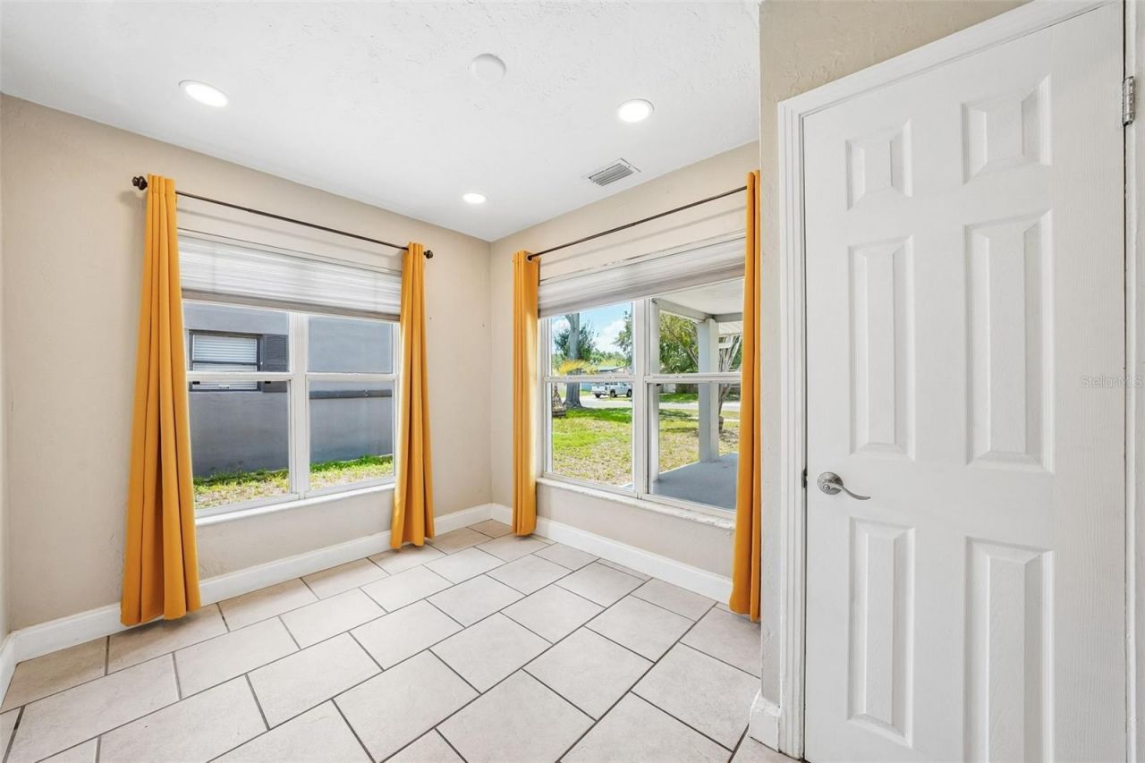 1547 56th Avenue N, Saint Petersburg, FL 33703 Photo