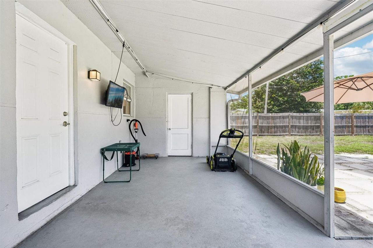 1547 56th Avenue N, Saint Petersburg, FL 33703 Photo