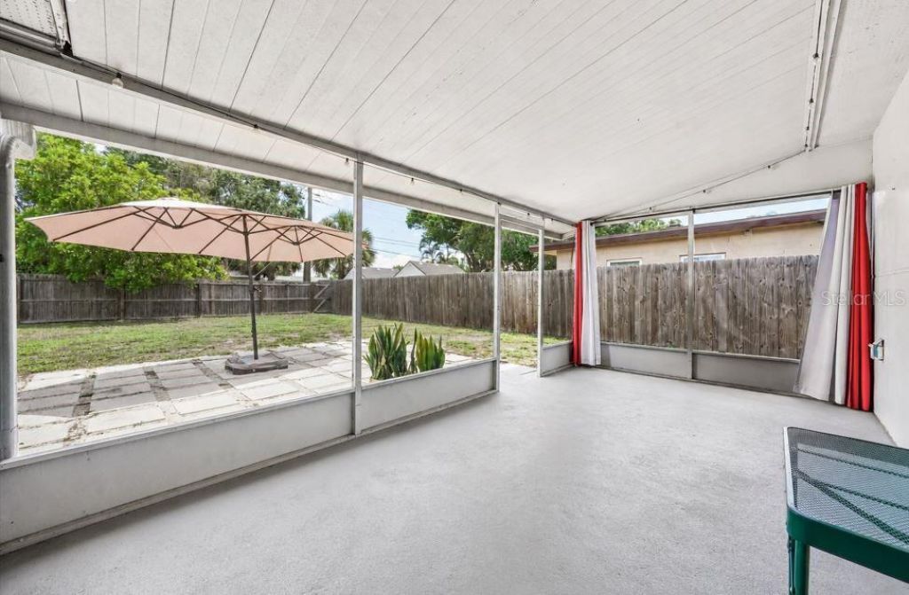 1547 56th Avenue N, Saint Petersburg, FL 33703 Photo