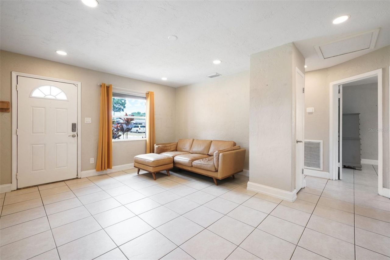 1547 56th Avenue N, Saint Petersburg, FL 33703 Photo
