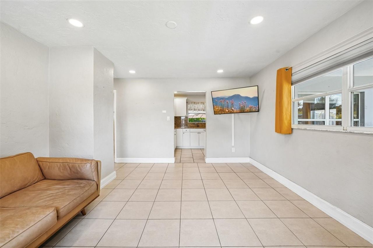 1547 56th Avenue N, Saint Petersburg, FL 33703 Photo