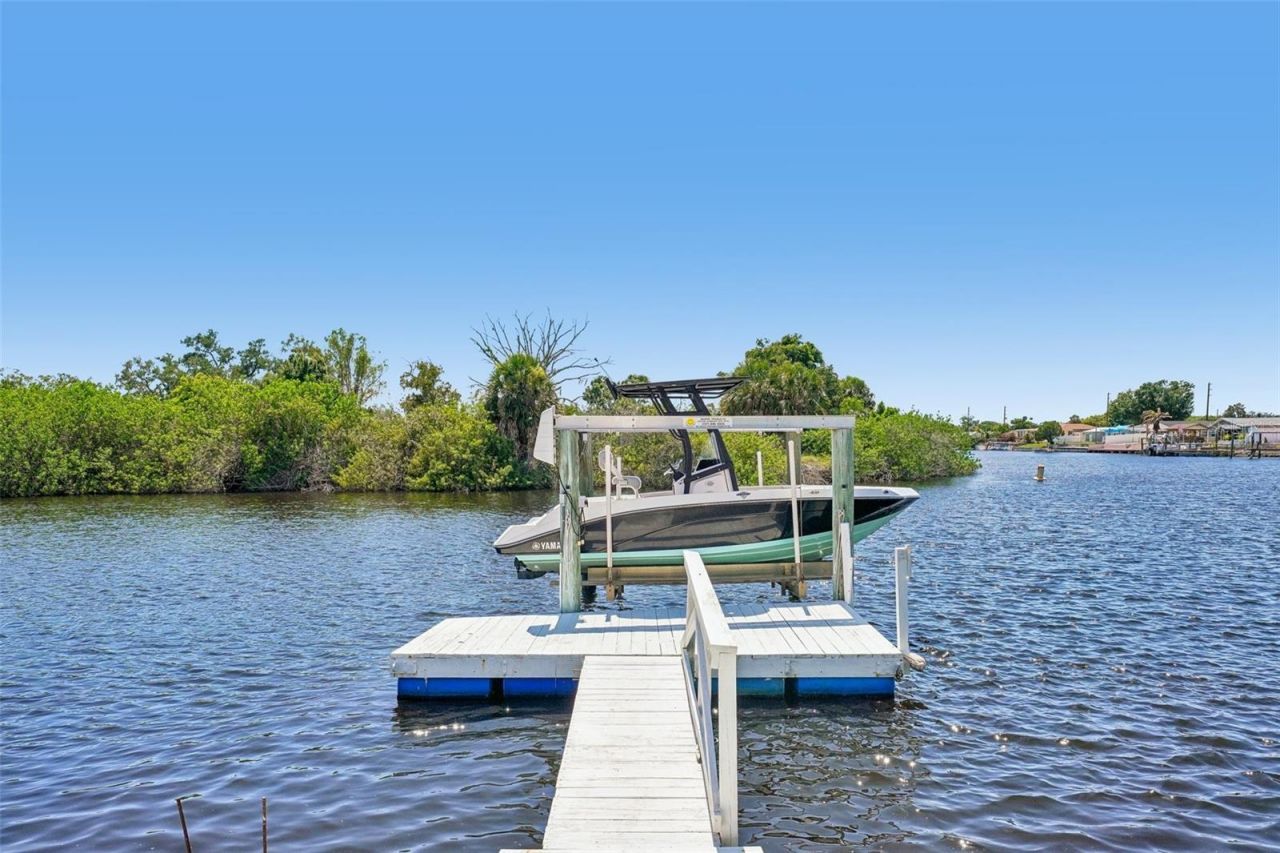 1133 Grand Boulevard , Holiday, FL 34690 Photo