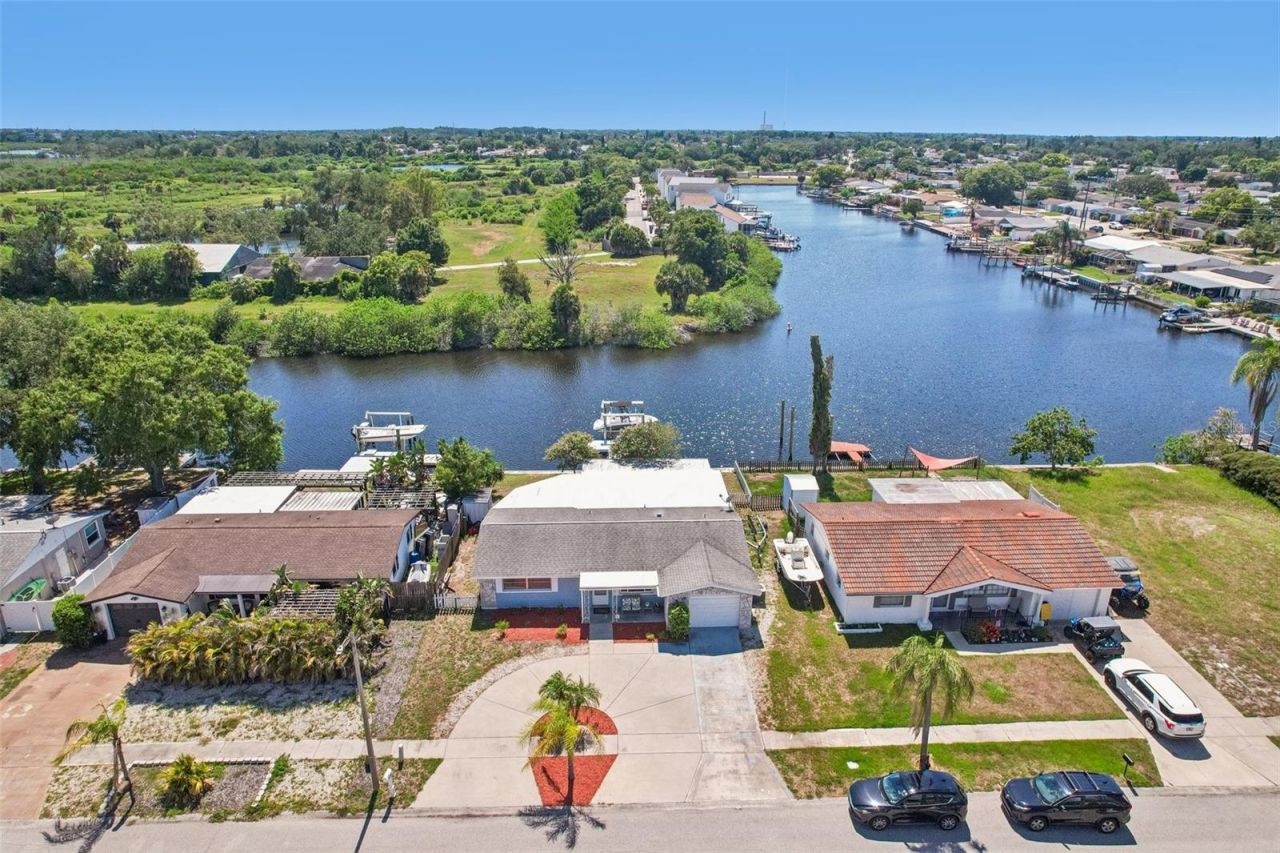 1133 Grand Boulevard , Holiday, FL 34690 Photo