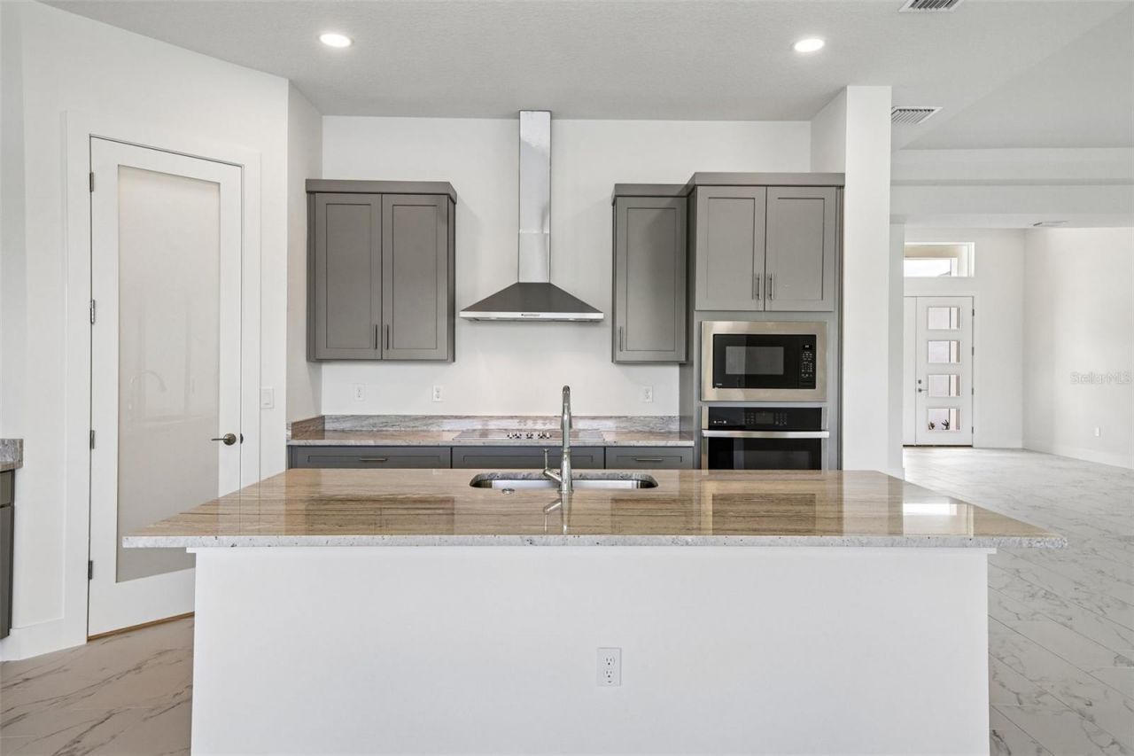 8255 Golden Beach Court, Parrish, FL 34219 Photo