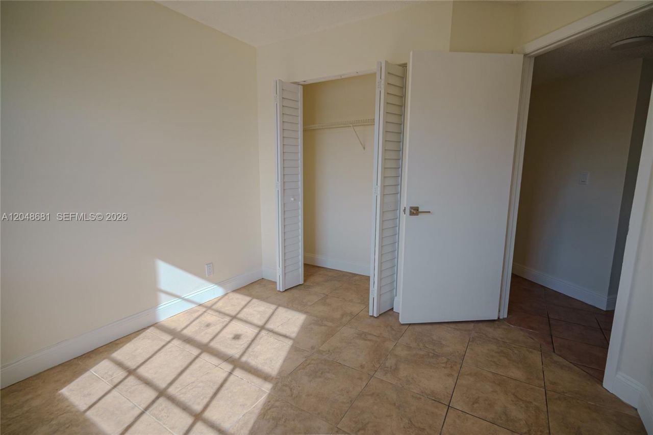8630 SW 3rd St , Unit 102, Pembroke Pines, FL 33025 Photo