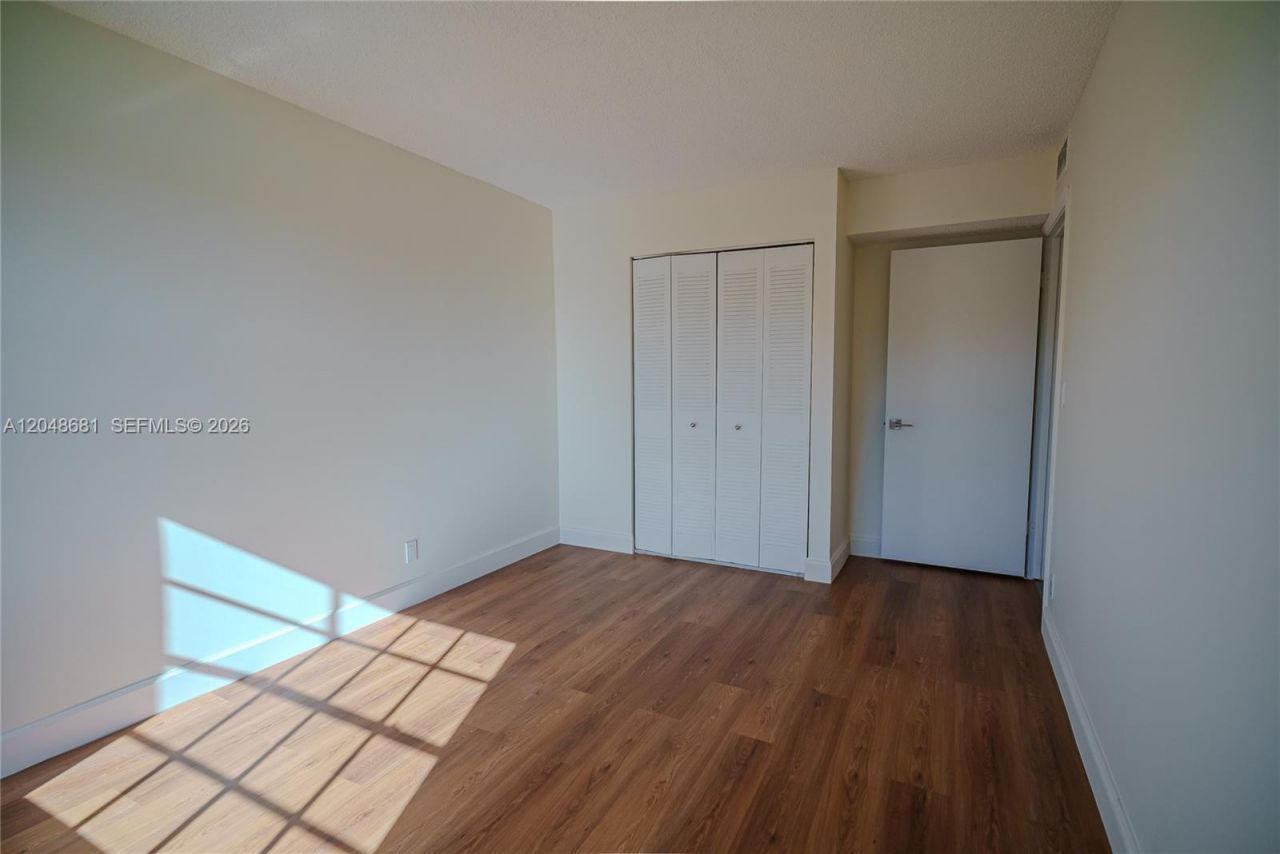 8630 SW 3rd St , Unit 102, Pembroke Pines, FL 33025 Photo