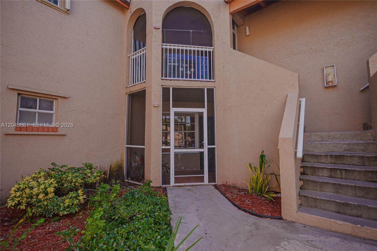 8630 SW 3rd St , Unit 102, Pembroke Pines, FL 33025 Photo