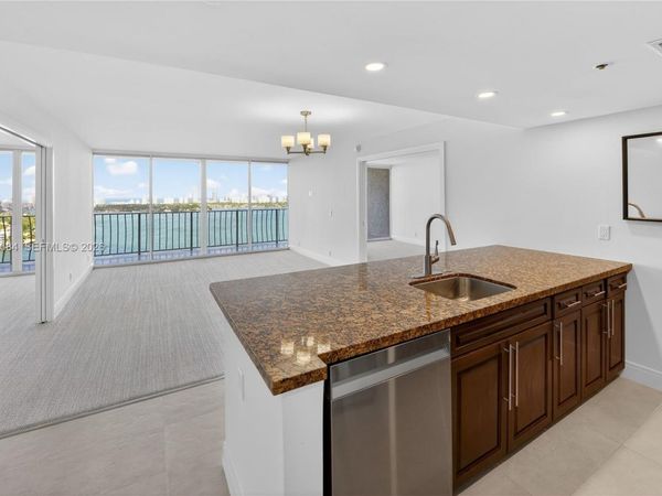 7601 E Treasure Dr, Unit 2319, North Bay Village, FL 33141