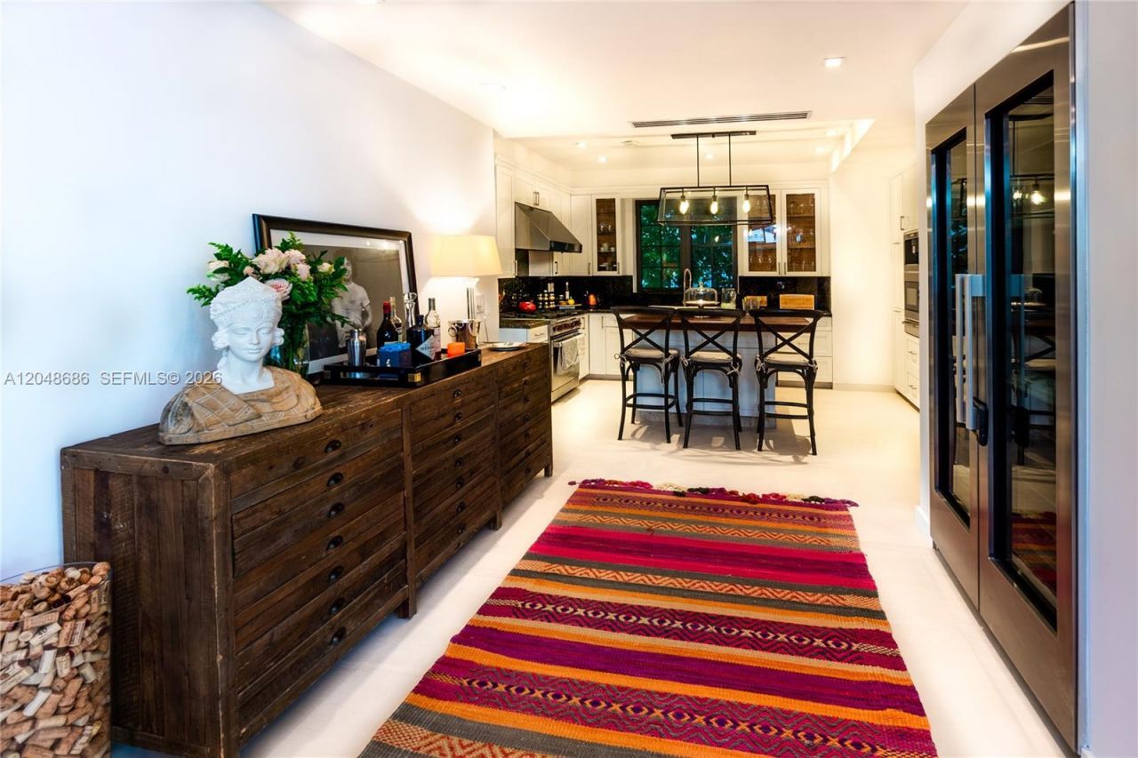 255 Palm Avenue, Miami Beach, FL 33139 Photo