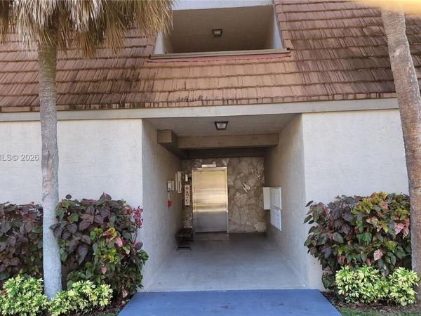 461 Ives Dairy Rd , Unit 204-2, Miami, FL 33179