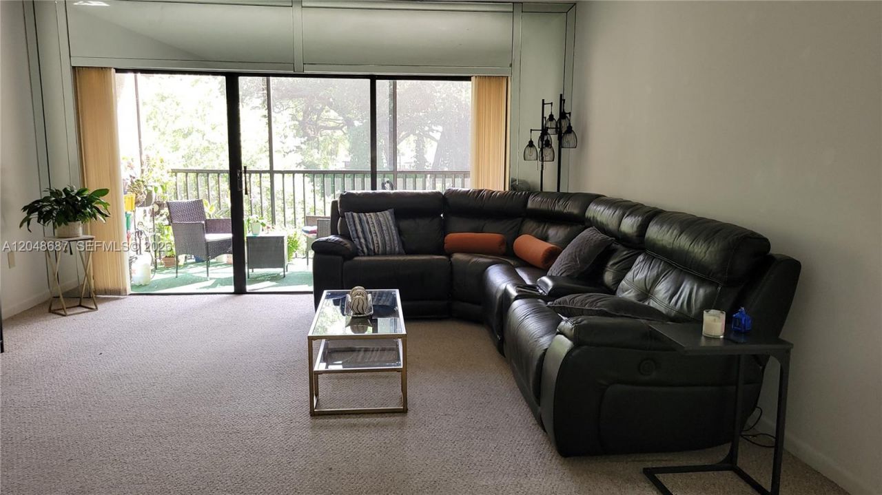 461 Ives Dairy Rd , Unit 204-2, Miami, FL 33179 Photo