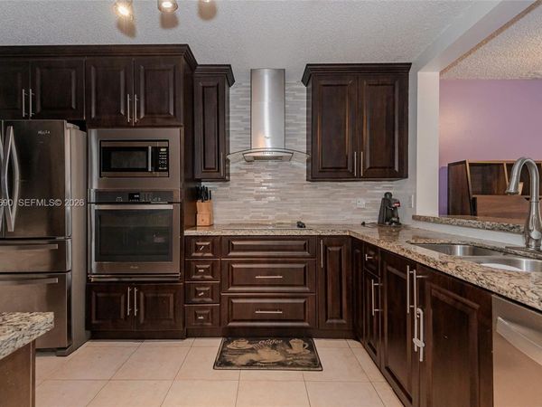 11733 NW 11th St , Pembroke Pines, FL 33026