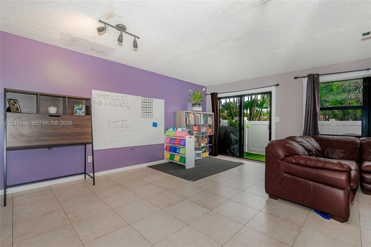 11733 NW 11th St , Pembroke Pines, FL 33026 Photo