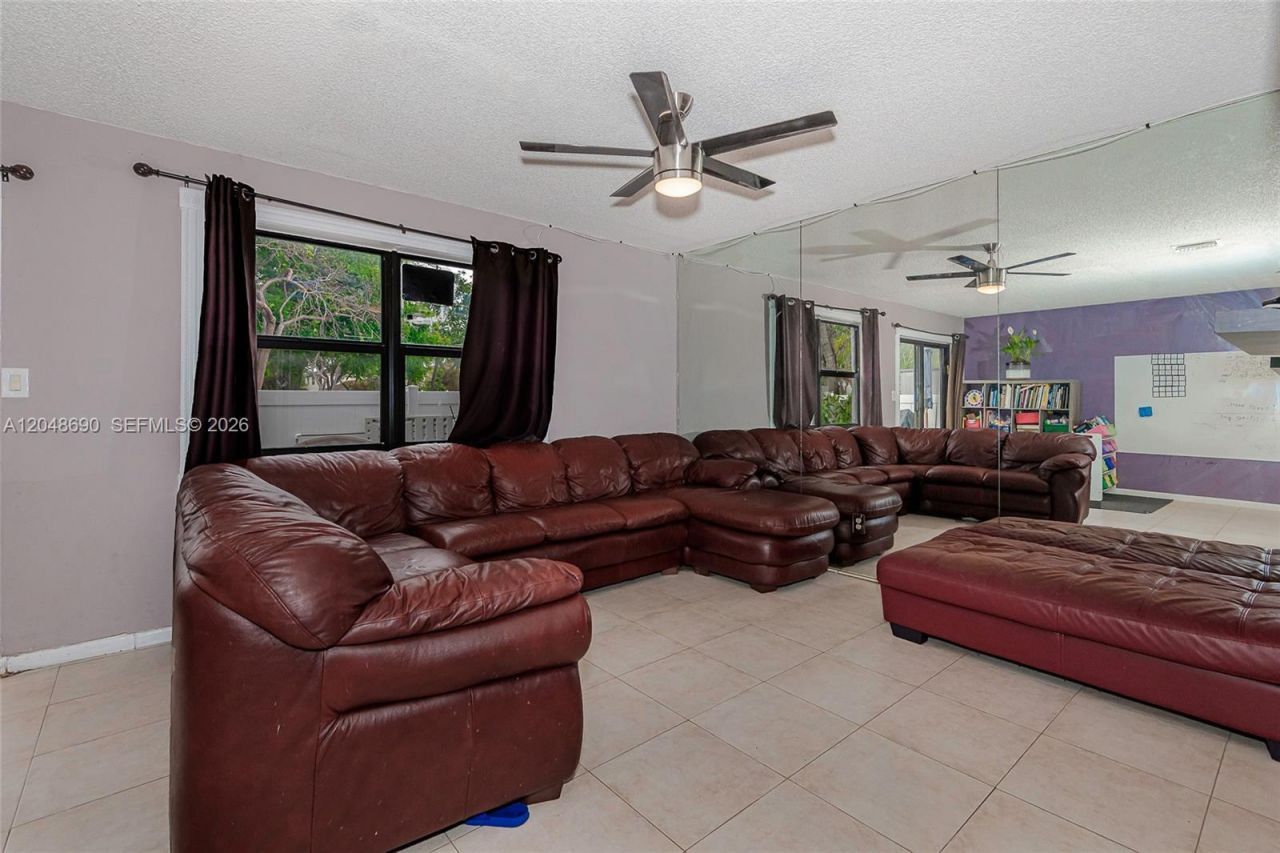 11733 NW 11th St , Pembroke Pines, FL 33026 Photo