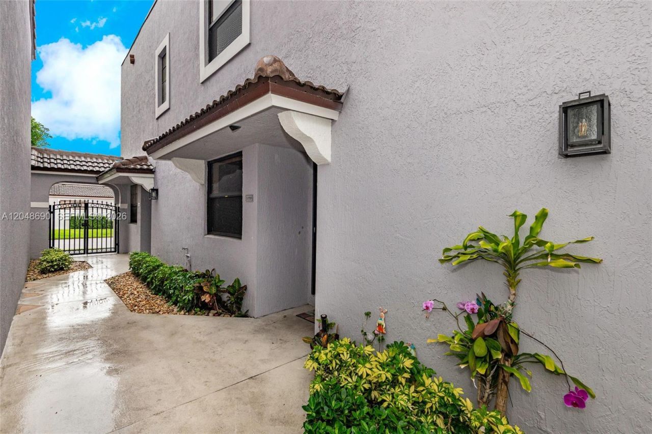 11733 NW 11th St , Pembroke Pines, FL 33026 Photo