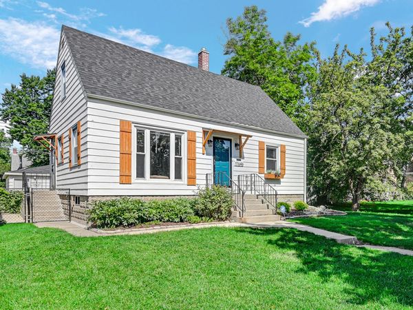 17646 State Line Avenue , Lansing, IL 60438