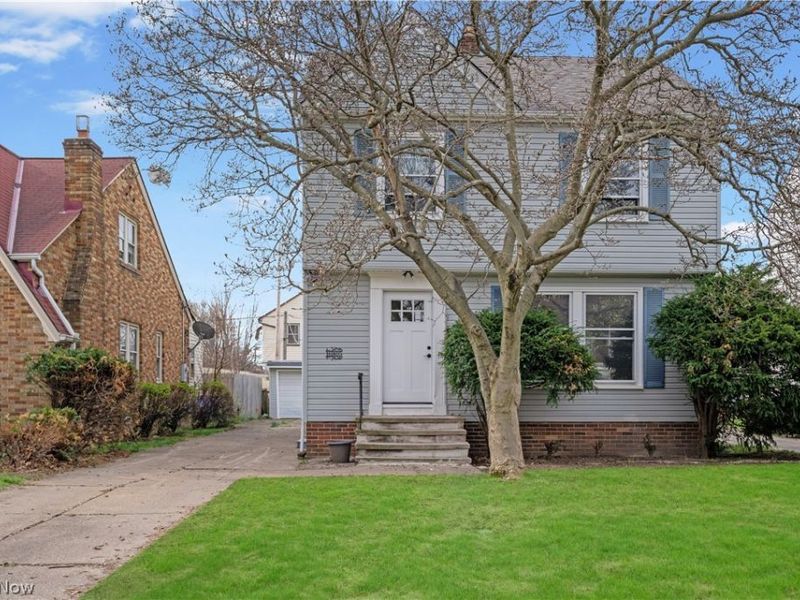 16805 Milburn Avenue, Cleveland, OH 44135 Photo 1