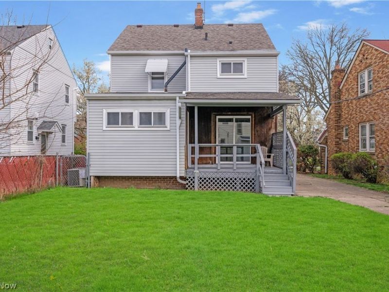 16805 Milburn Avenue, Cleveland, OH 44135 Photo 3
