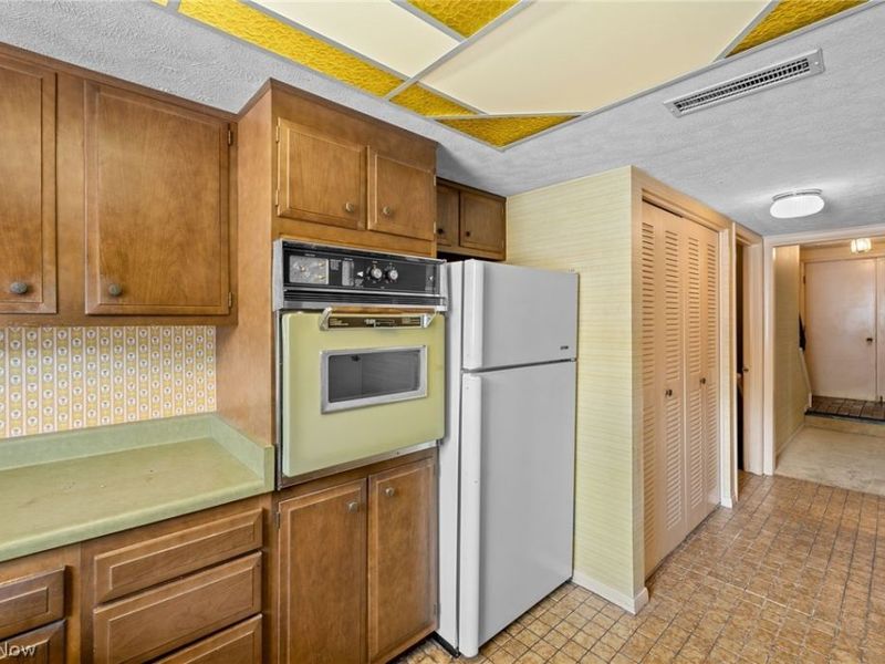 2034 Carlile Drive, Uniontown, OH 44685 Photo 11