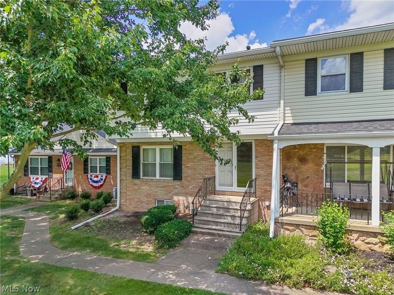 2034 Carlile Drive, Uniontown, OH 44685 Photo 2