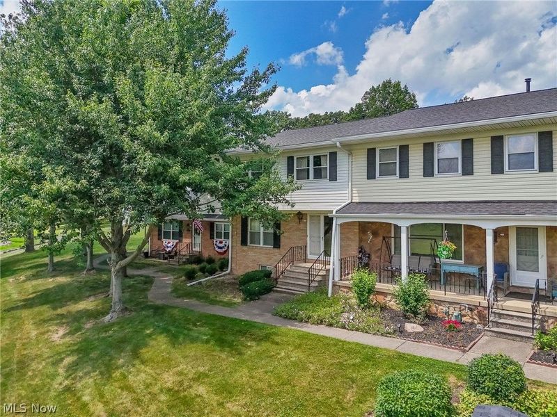 2034 Carlile Drive, Uniontown, OH 44685 Photo 3