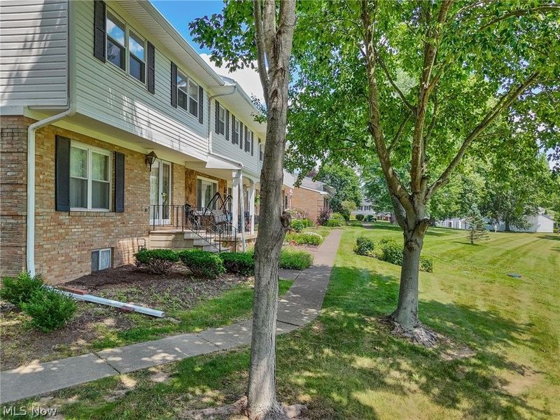 2034 Carlile Drive, Uniontown, OH 44685 Photo 4