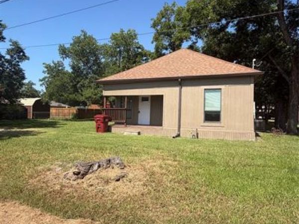 1711 Oriental Street, Bonham, TX 75418